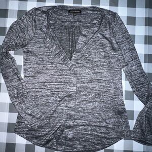Banana Republic gorgeous gray v neck stretchy top​
